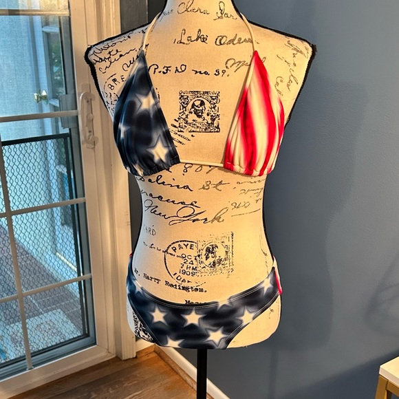 🏖️ 3/$20 Tommy Hilfiger Junior Swim American Flag Bikini - Picture 1 of 11